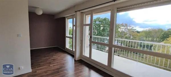 Appartement à louer 2 pièces 67.27m² Poitiers (86000)
