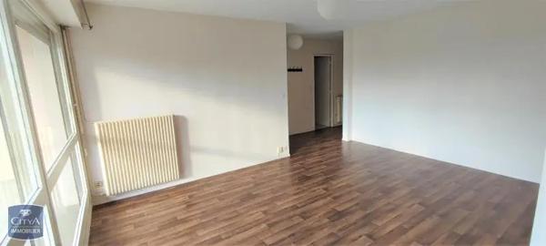 Appartement à louer 2 pièces 67.27m² Poitiers (86000)