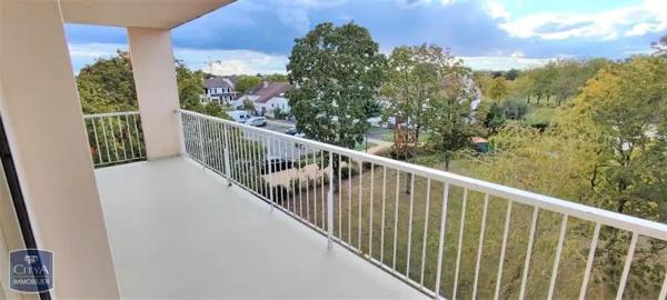 Appartement à louer 2 pièces 67.27m² Poitiers (86000)
