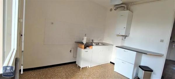 Appartement à louer 2 pièces 67.27m² Poitiers (86000)