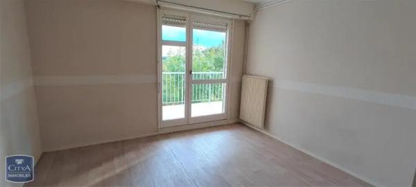 Appartement à louer 2 pièces 67.27m² Poitiers (86000)