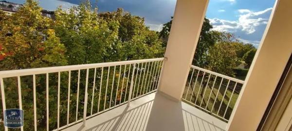 Appartement à louer 2 pièces 67.27m² Poitiers (86000)
