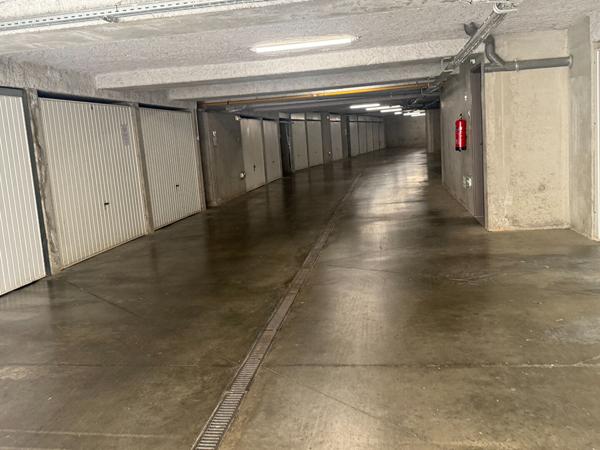 Garage fermé en sous sol