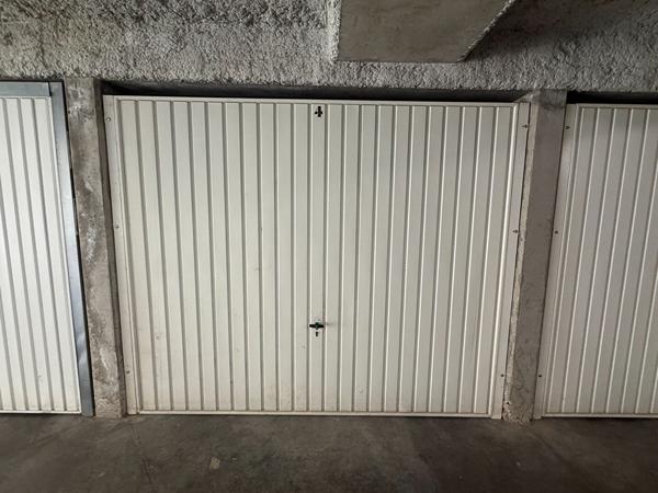 Garage fermé en sous sol