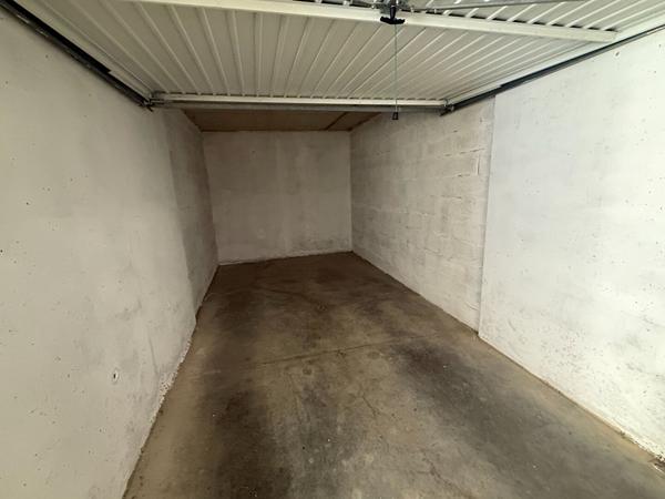 Garage fermé en sous sol