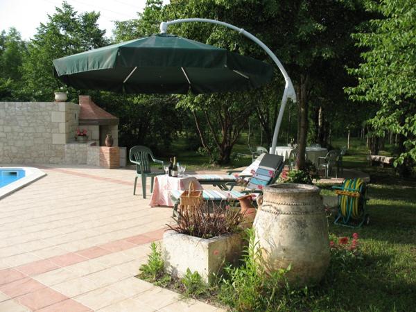 Maison 130 m2 sur plus de 5 hectares de bois et prairie.