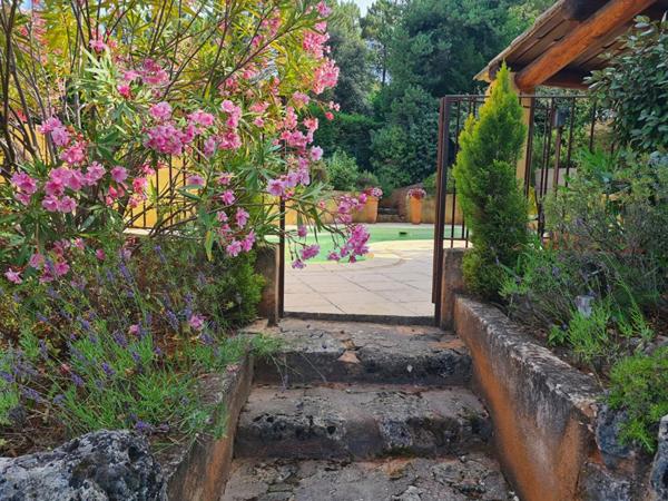 Villa avec piscine à Roussillon