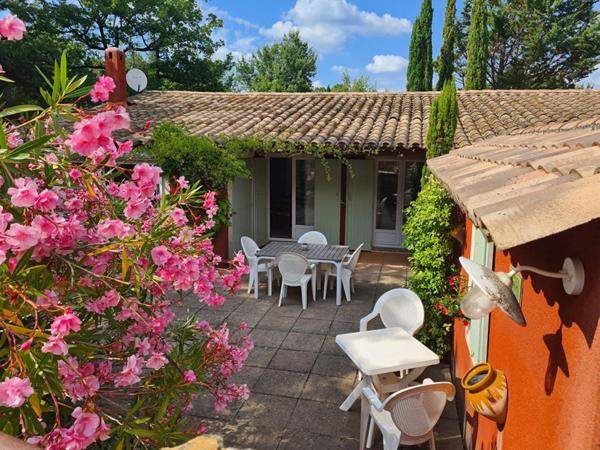 Villa avec piscine à Roussillon