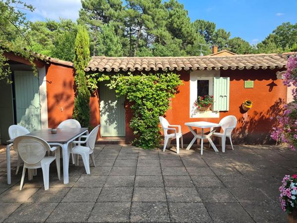 Villa avec piscine à Roussillon