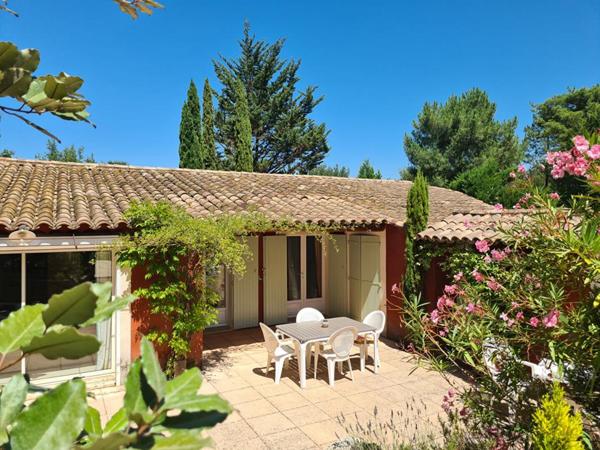 Villa avec piscine à Roussillon