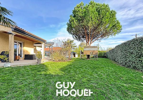 Villa Plain pied 4 chambres et Terrain de 832 m² environ - 71000 SENNECE LES MACON