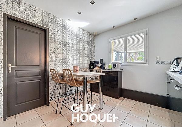 Villa Plain pied 4 chambres et Terrain de 832 m² environ - 71000 SENNECE LES MACON