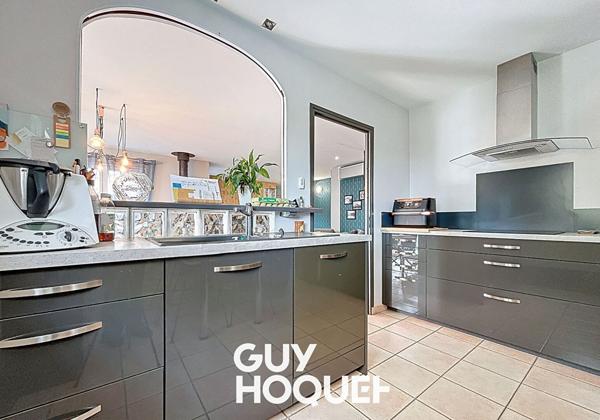 Villa Plain pied 4 chambres et Terrain de 832 m² environ - 71000 SENNECE LES MACON