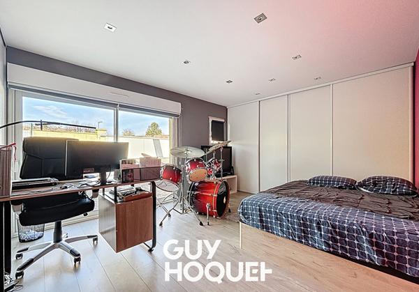 Villa Plain pied 4 chambres et Terrain de 832 m² environ - 71000 SENNECE LES MACON