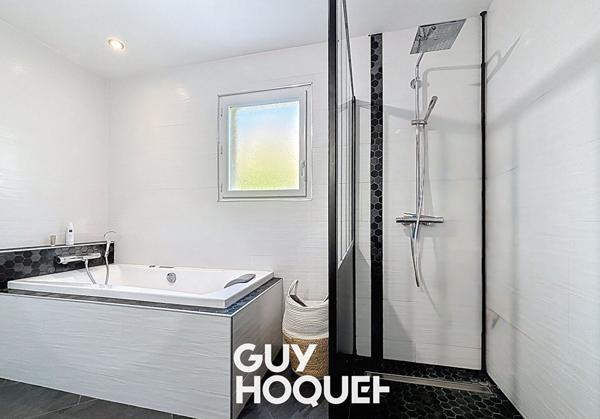 Villa Plain pied 4 chambres et Terrain de 832 m² environ - 71000 SENNECE LES MACON