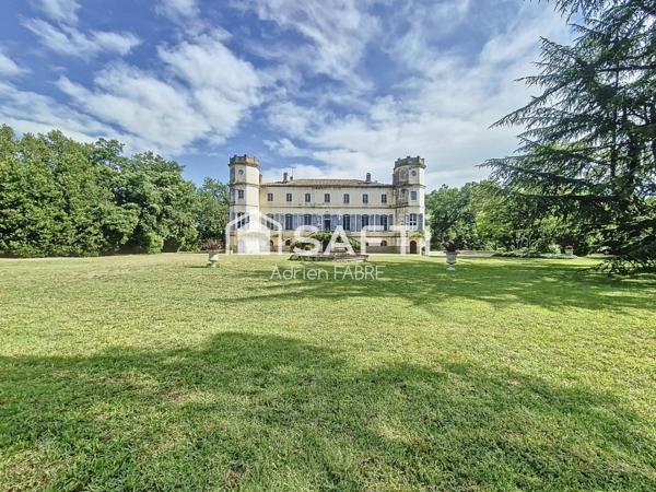 À VENDRE – CHÂTEAU DU XIXe SIÈCLE – 448 m²  avec un parc de 7 hectares  aux portes de Toulouse