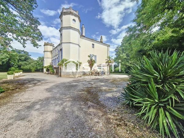 À VENDRE – CHÂTEAU DU XIXe SIÈCLE – 448 m²  avec un parc de 7 hectares  aux portes de Toulouse