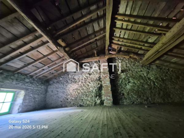 Maison à rénover avec beau potentiel