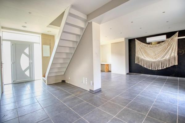 Maison de ville familiale de 152 m² avec grand jardin de 1 526 m², commerces à pied!