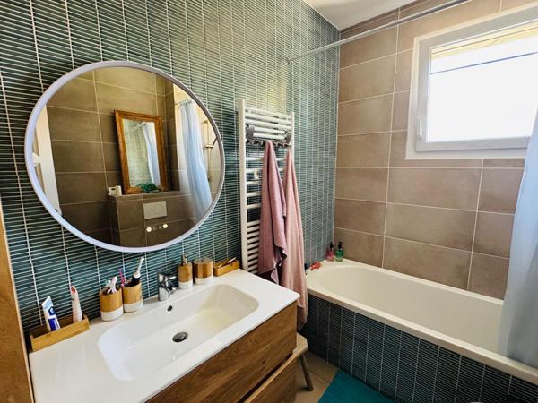 Maison  3 pièce(s) 115 m2 - Centre Ville Gujan Mestras