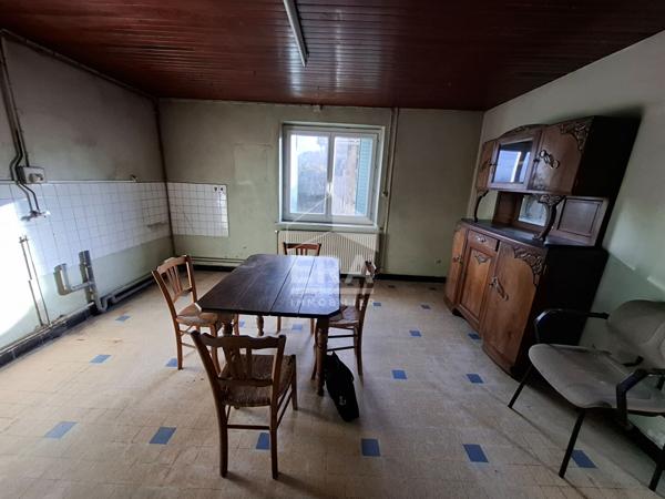 Corps de ferme proche de Montrevel, 5min dans environnement calme avec dépendances