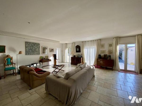 MONTFAVET, secteur recherché, villa de plain-pied avec jardin et garage