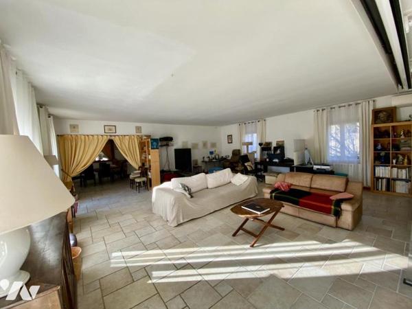 MONTFAVET, secteur recherché, villa de plain-pied avec jardin et garage