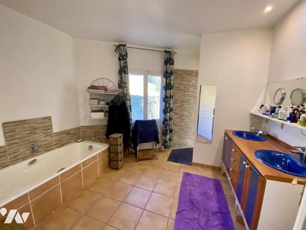MONTFAVET, secteur recherché, villa de plain-pied avec jardin et garage