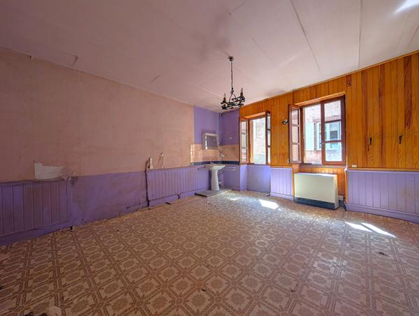Villecomtal, Maison de village 70 m² à rénover + combles Villecomtal