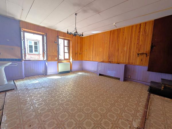 Villecomtal, Maison de village 70 m² à rénover + combles Villecomtal