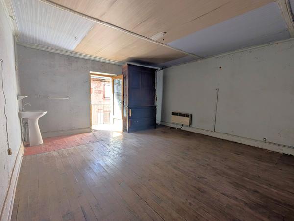 Villecomtal, Maison de village 70 m² à rénover + combles Villecomtal