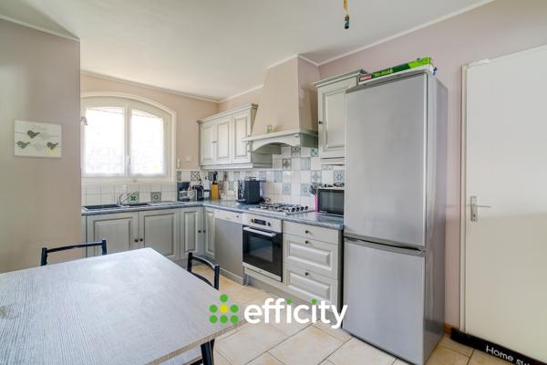 Maison
         4 pièces
        - 96 m² Exclusivité 345 000 € *