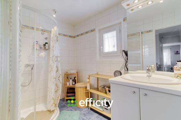 Maison
         4 pièces
        - 96 m² Exclusivité 345 000 € *