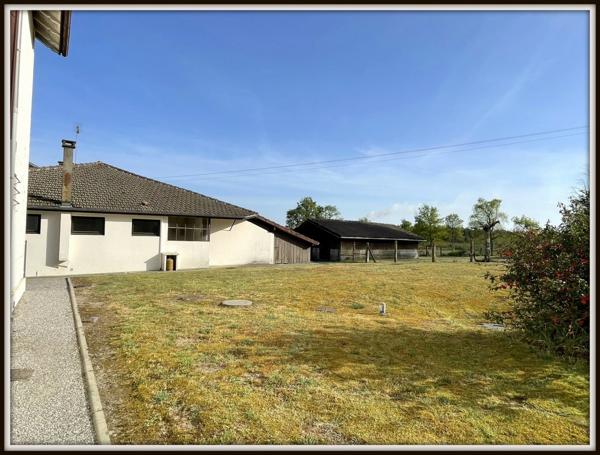 PROCHE DAX ( mi-chemin entre Dax et Mont de Marsan ) PROPRIETE de 2 MAISONS - GARAGE + 2 DEPENDANCES