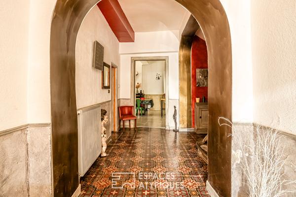 Élégante bourgeoise avec terrasse sur les toits