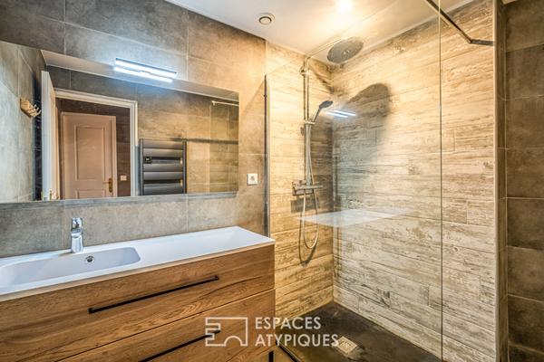 Élégante bourgeoise avec terrasse sur les toits