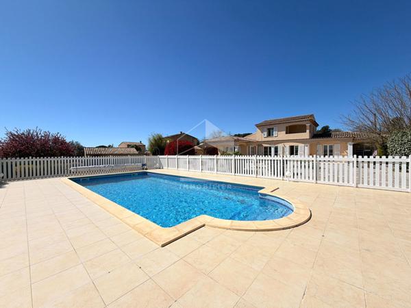 A VENDRE 84120 PERTUIS MAISON TYPE 6 PIECES D'ENVIRON 146M² AVEC DOUBLE GARAGE, PISCINE, POOL HOUSE ET JARDIN