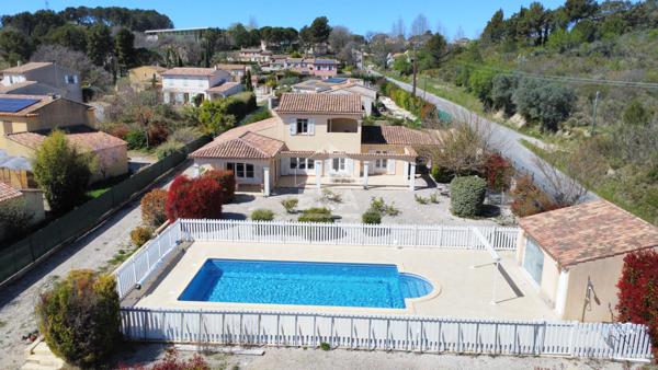 A VENDRE 84120 PERTUIS MAISON TYPE 6 PIECES D'ENVIRON 146M² AVEC DOUBLE GARAGE, PISCINE, POOL HOUSE ET JARDIN