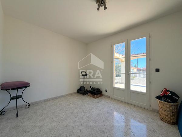 A VENDRE 84120 PERTUIS MAISON TYPE 6 PIECES D'ENVIRON 146M² AVEC DOUBLE GARAGE, PISCINE, POOL HOUSE ET JARDIN