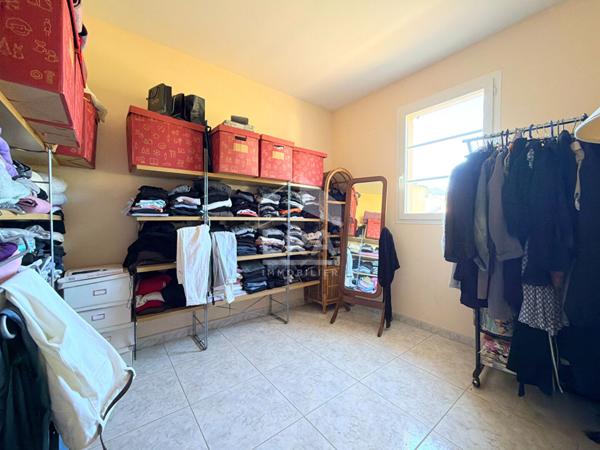 A VENDRE 84120 PERTUIS MAISON TYPE 6 PIECES D'ENVIRON 146M² AVEC DOUBLE GARAGE, PISCINE, POOL HOUSE ET JARDIN