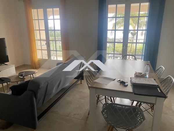 Appartement T3 rénové 66 m² 17 ème Tampon
