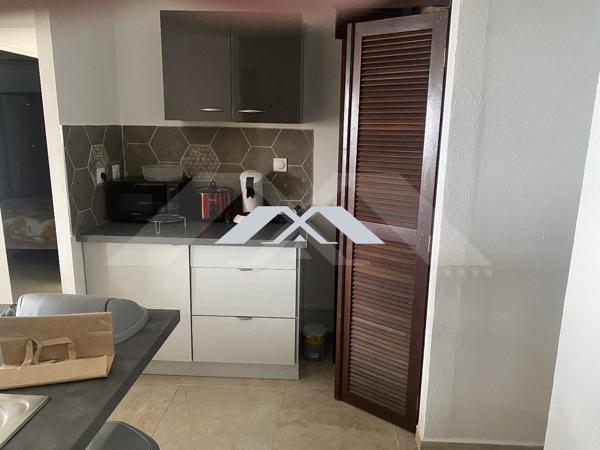 Appartement T3 rénové 66 m² 17 ème Tampon