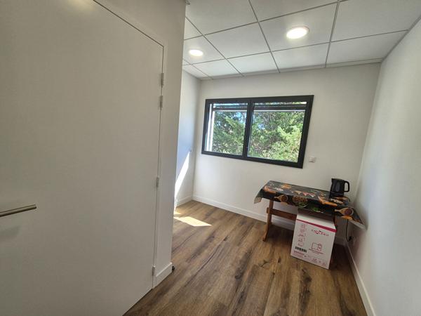 LIMOUX LOCAL PROFESSIONNEL NEUF AVEC PARKING