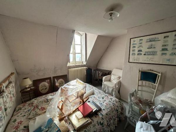 Belle propriété Berguoise au cachet préservé sur une parcelle de 600 m2 proposant:

Rdc: gran...