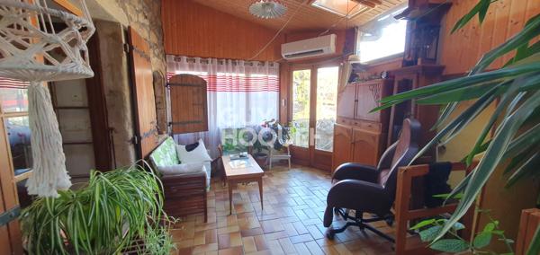 Charmante maison de pays en pierres avec cour intérieure et terrain