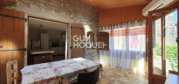 Charmante maison de pays en pierres avec cour intérieure et terrain