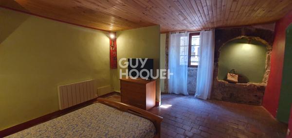 Charmante maison de pays en pierres avec cour intérieure et terrain