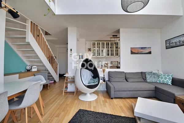 Rare à la vente, Duplex en dernier étage avec terrasses et garage, Lyon 8ème (69008)