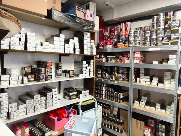 Superbe affaire d'un fonds de tabac, presse, loto dans un emplacement des plus prisés en plein coeur de ville