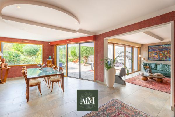 Maison d'architecte d'exception de 380 m² à Vannes avec piscine intérieure, parc arboré